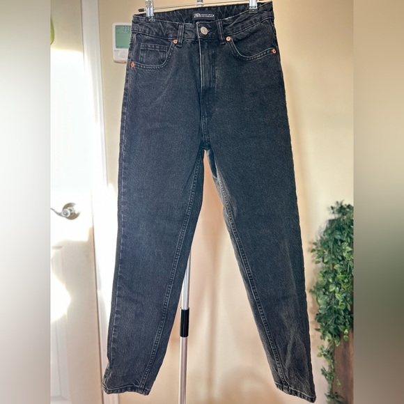 Zara High-rise Mom Jeans - Picture 2 of 7